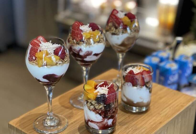 هتل Doubletree By Hilton Omaha Southwest