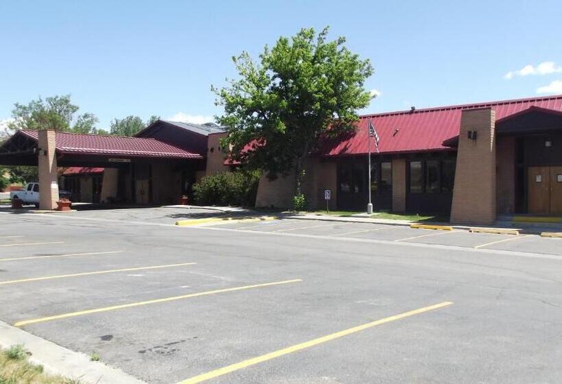 בית מלון כפרי Douglas Inn And Conference Center