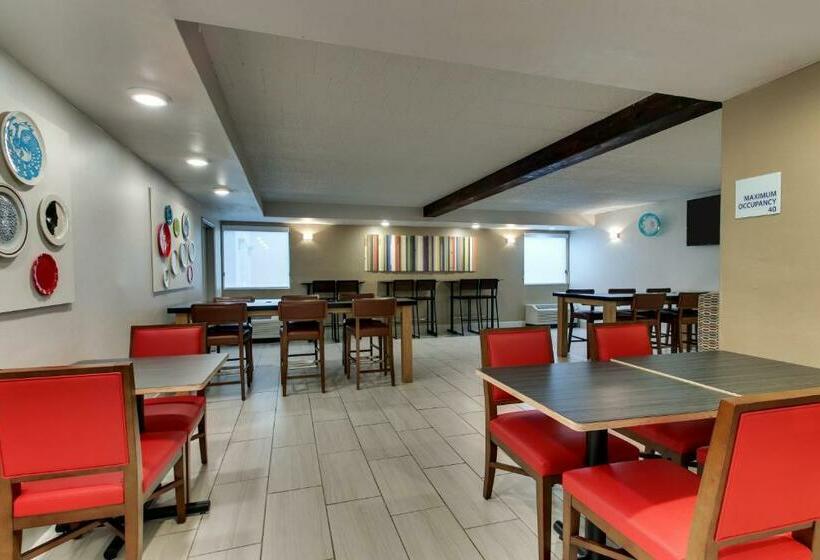 호텔 Holiday Inn Express Pittston  Scranton Airport, An Ihg