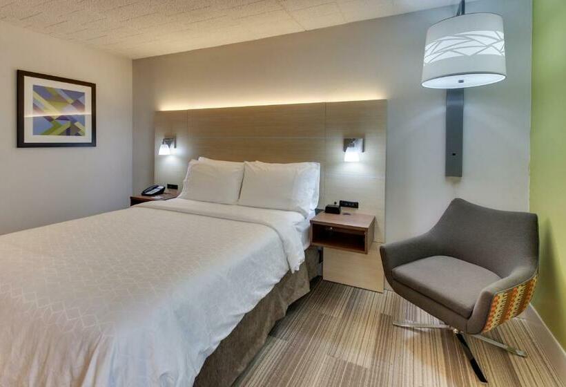 Отель Holiday Inn Express Pittston  Scranton Airport, An Ihg
