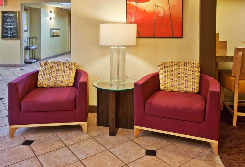 هتل Travelodge By Wyndham Columbus State University