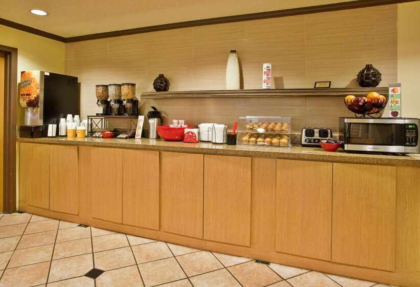 هتل Travelodge By Wyndham Columbus State University