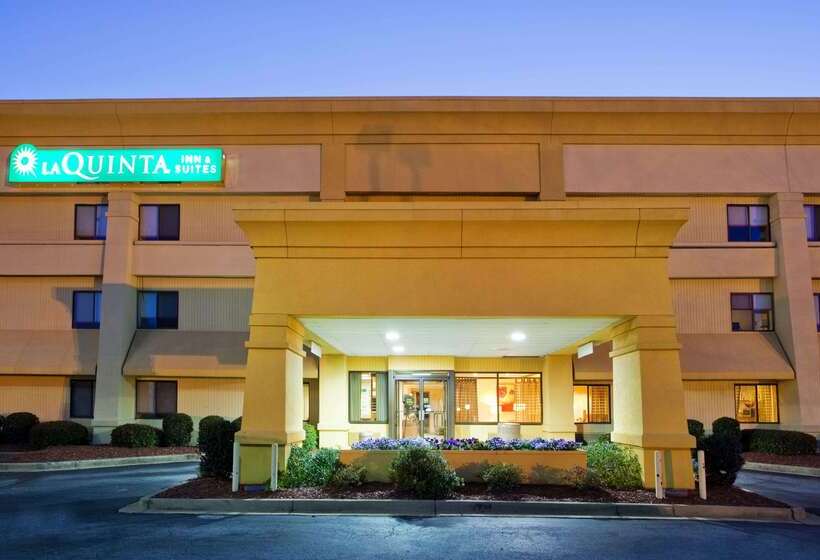 هتل Travelodge By Wyndham Columbus State University