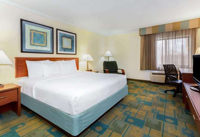 酒店 La Quinta Inn By Wyndham Chicago Willowbrook
