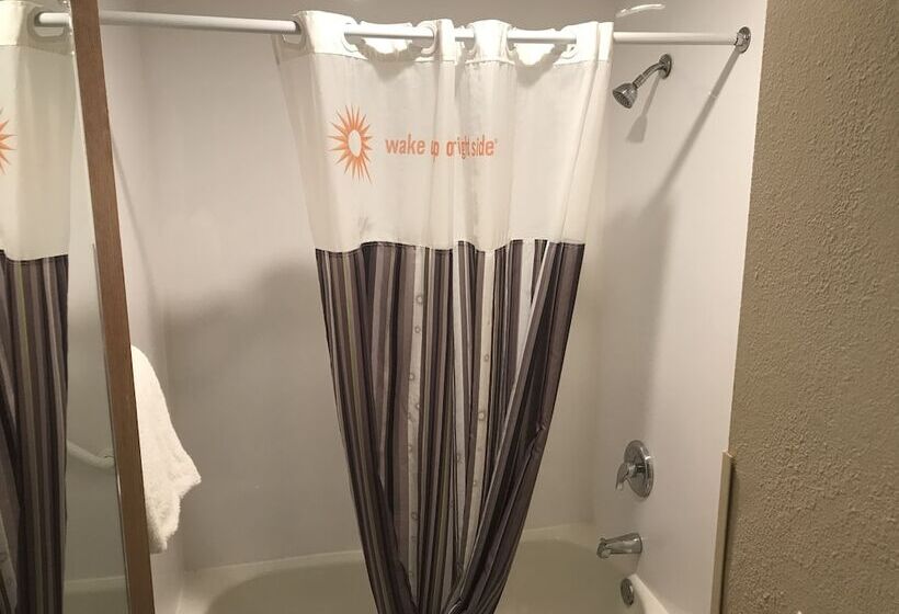 فندق La Quinta Inn By Wyndham Indianapolis Airport Executive Dr