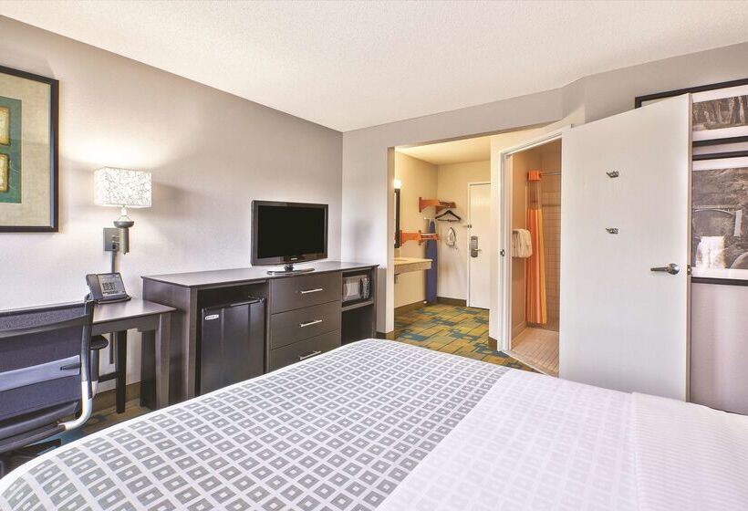 בית מלון כפרי La Quinta Inn By Wyndham Toledo Perrysburg