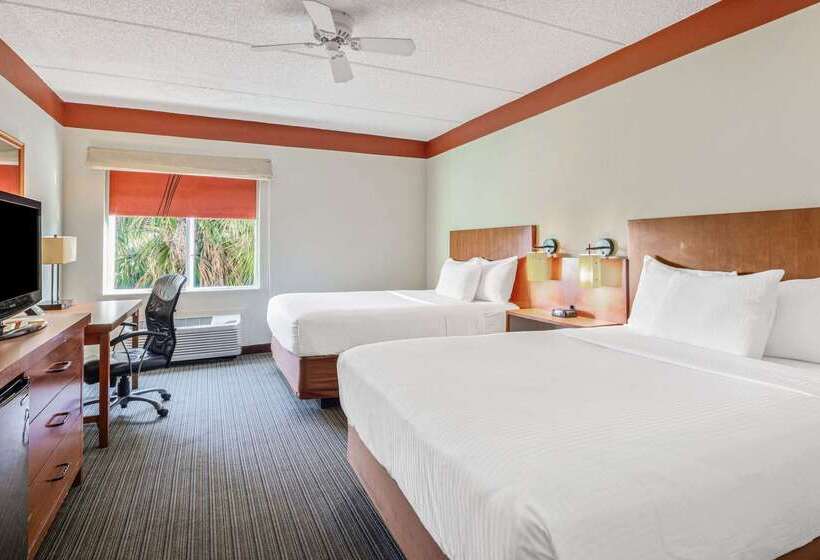 هتل La Quinta By Wyndham Miami Cutler Bay