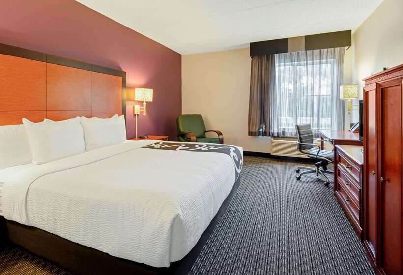 فندق La Quinta By Wyndham Naples East