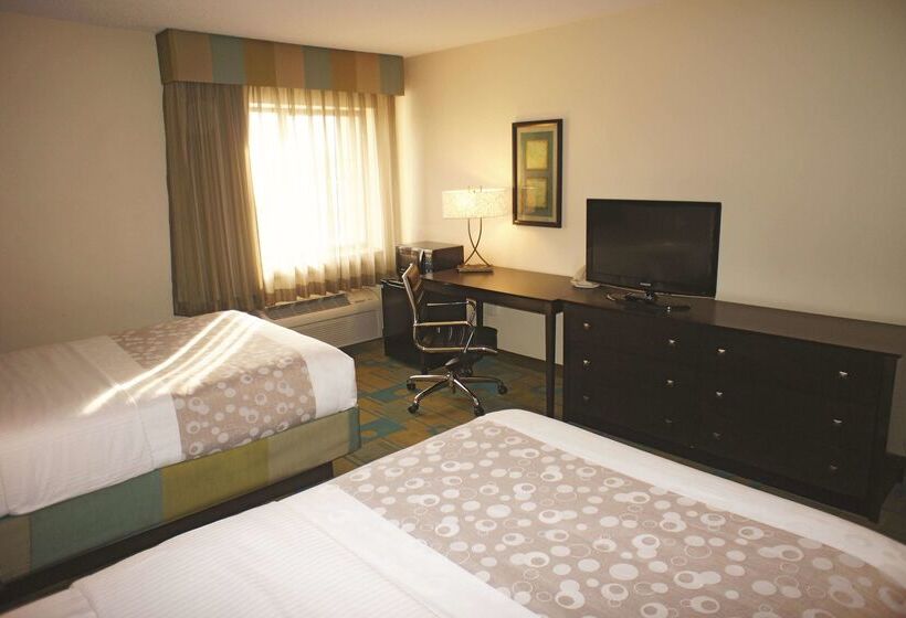 فندق La Quinta By Wyndham Plattsburgh