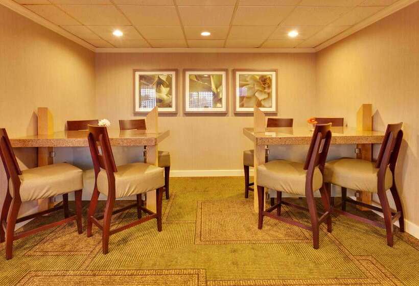 فندق La Quinta By Wyndham Plattsburgh