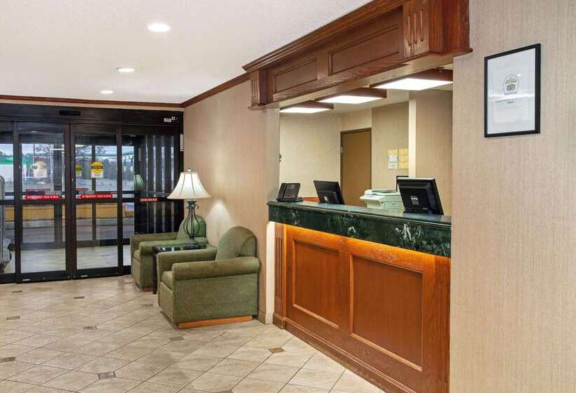 Отель La Quinta By Wyndham Stevens Point