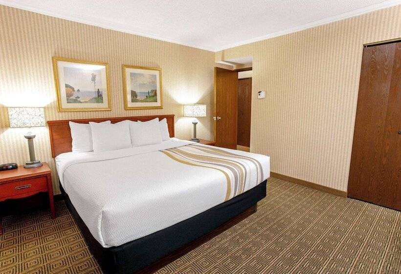 Отель La Quinta By Wyndham Stevens Point