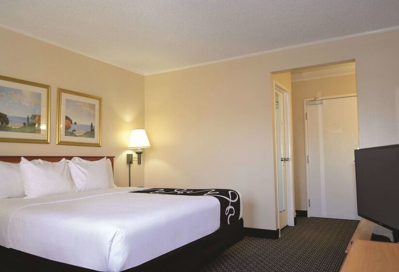 בית מלון כפרי La Quinta By Wyndham Tampa Fairgrounds - Casino
