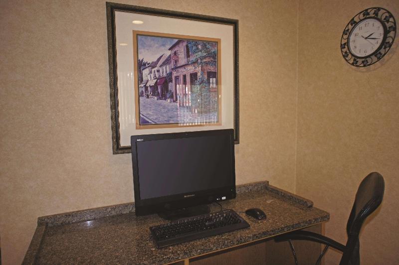 בית מלון כפרי La Quinta By Wyndham Tampa Fairgrounds - Casino