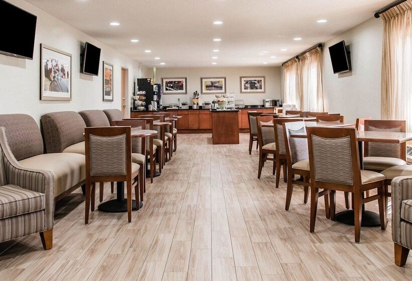 בית מלון כפרי Quality Inn & Suites Warren   Detroit