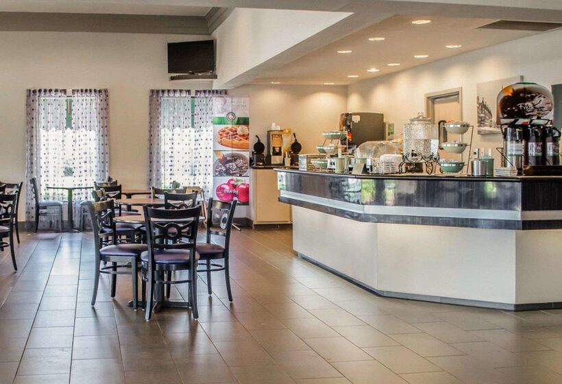 هتل Quality Inn & Suites At Airport Blvd I65
