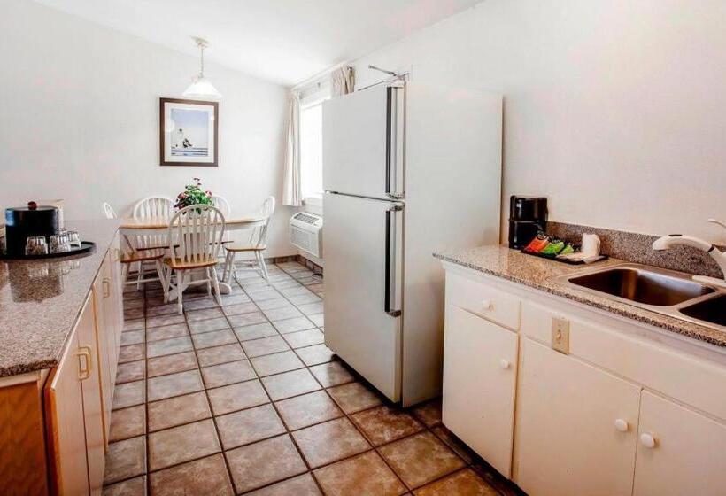 فندق Quality Inn & Suites Bremerton Near Naval Shipyard