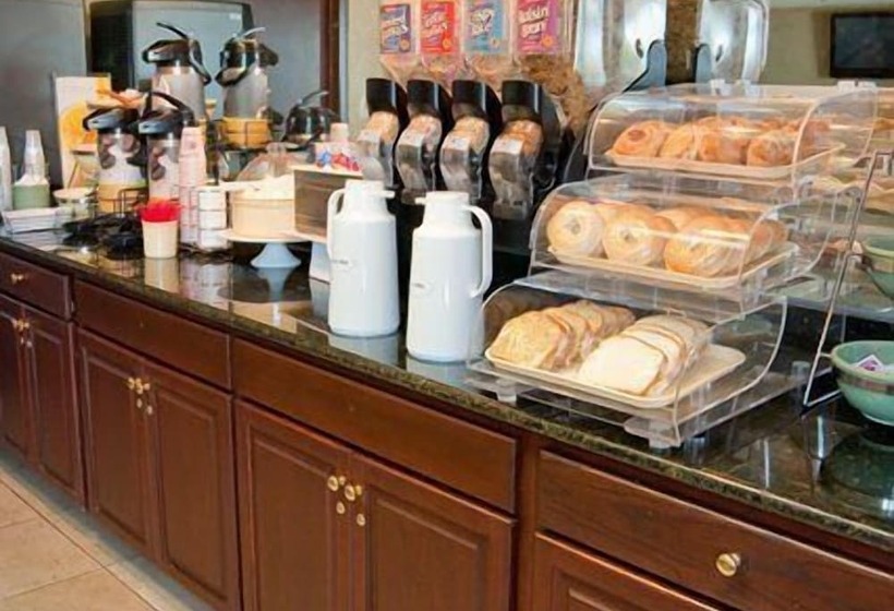 هتل Quality Inn & Suites Cvg Airport
