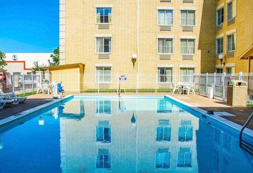 هتل Quality Inn & Suites Cvg Airport