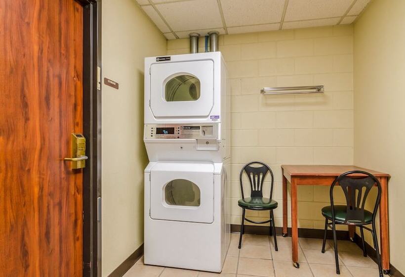 Hotel Red Roof Inn & Conference Center Wichita Airport