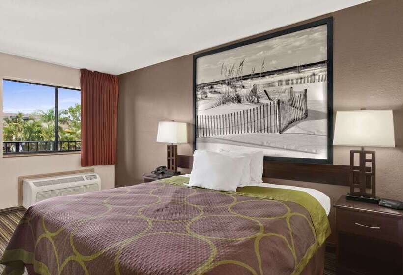 בית מלון כפרי Super 8 By Wyndham Fort Myers