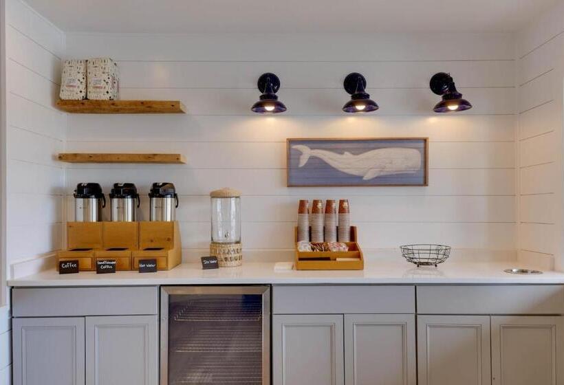 هتل The Shorehouse