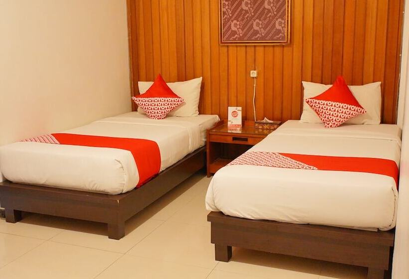 ホテル Oyo 1333 Wisata