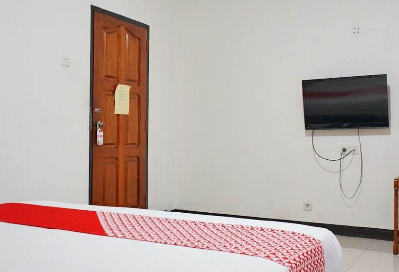 ホテル Oyo 1333 Wisata