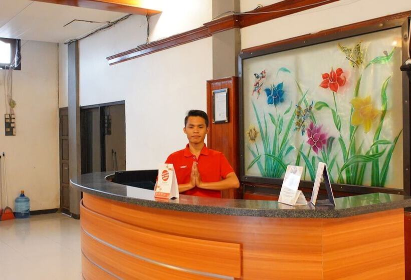 ホテル Oyo 1333 Wisata