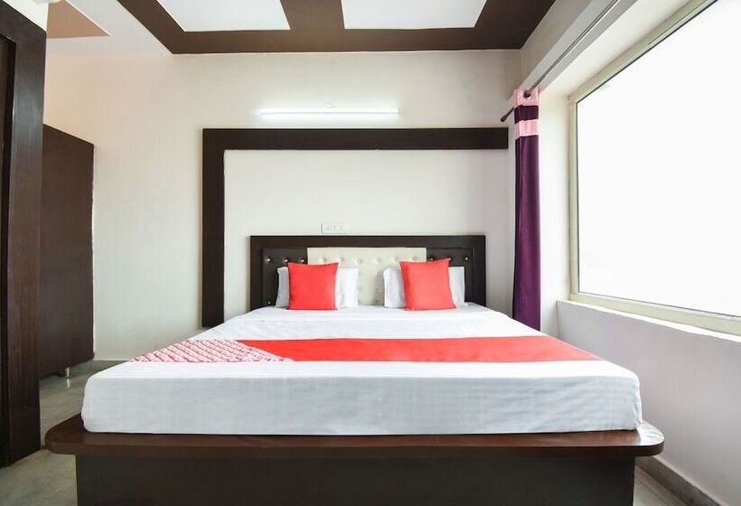 فندق Oyo 48899  V Seven