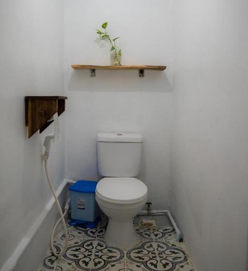 פנסיון Sacred Lotus   Vegan Café X Hostel