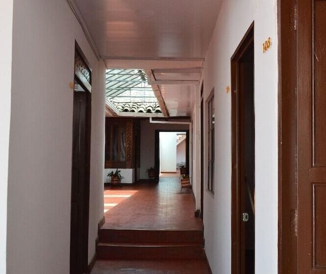 پانسیون Hostel El Jardín