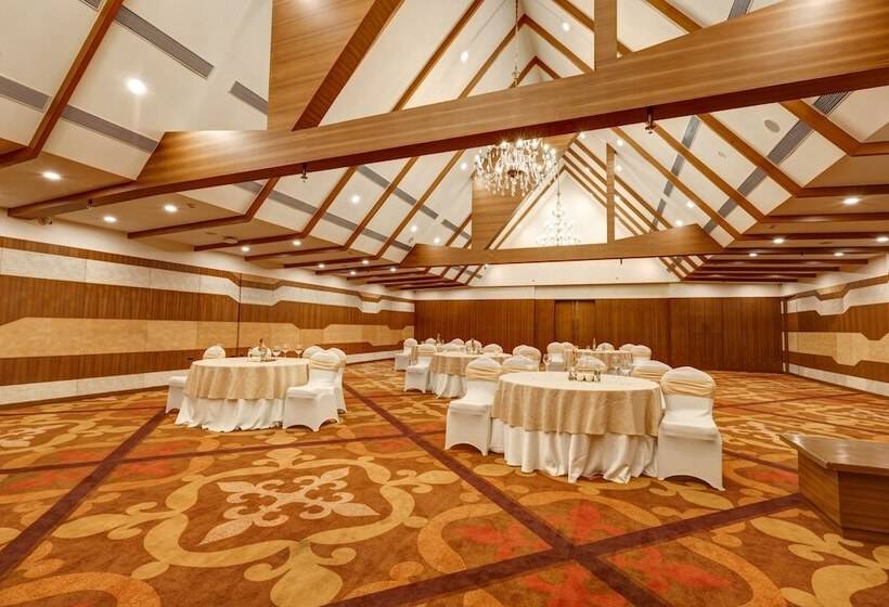 בית מלון כפרי Sobit Sarovar Portico