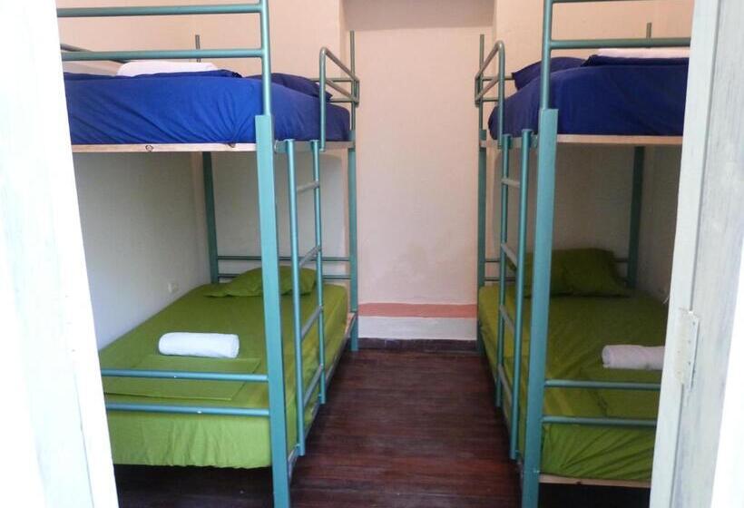 پانسیون Hostal Antonio