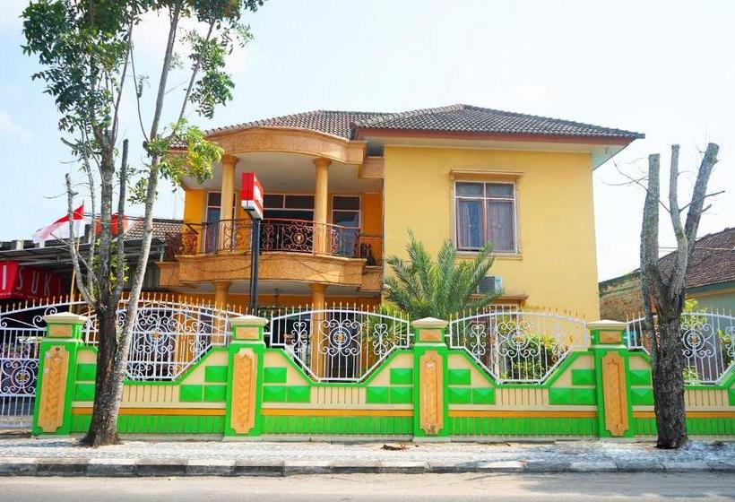 هتل Oyo 923 Penginapan Balai Sultan