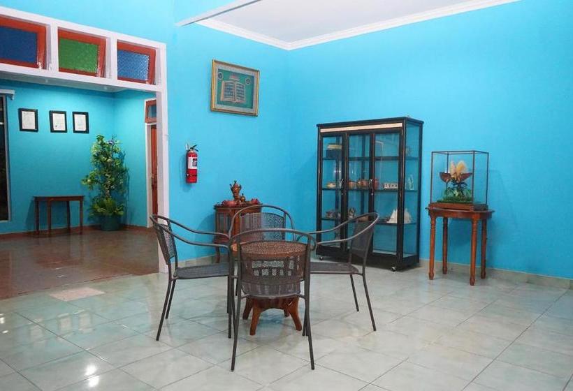 هتل Oyo 923 Penginapan Balai Sultan