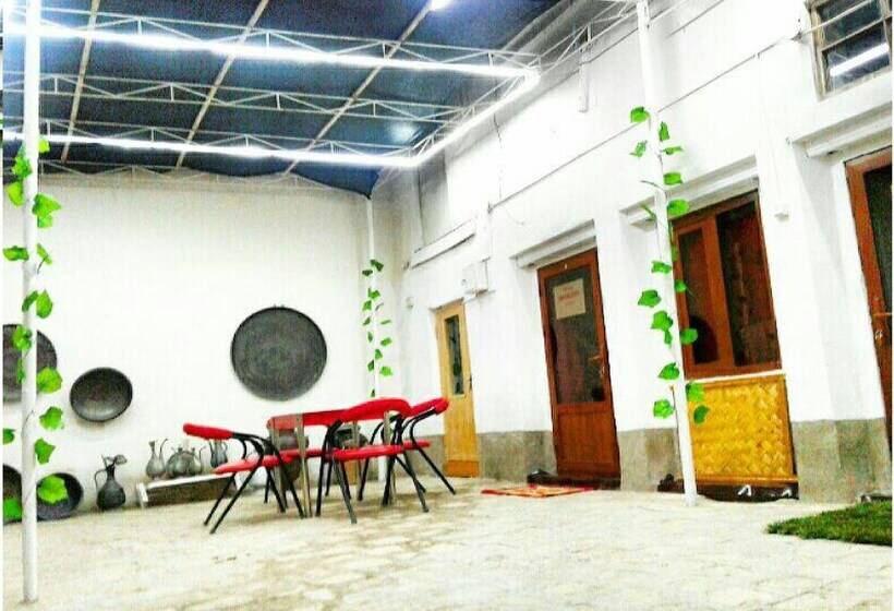 פנסיון History Guest House