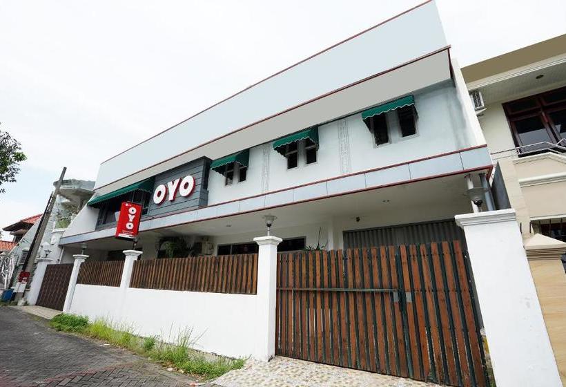 Hotel Darmo Permai Guesthouse By Oyo Rooms
