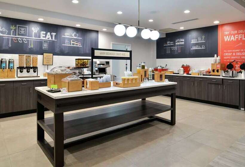 בית מלון כפרי Hampton Inn Cedar Falls Downtown