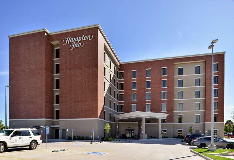 בית מלון כפרי Hampton Inn Cedar Falls Downtown