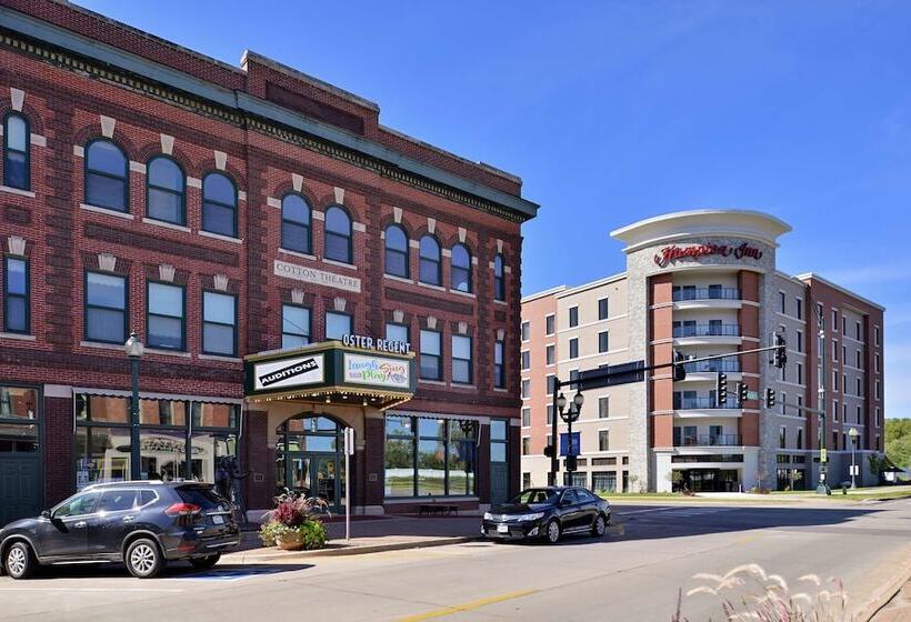 בית מלון כפרי Hampton Inn Cedar Falls Downtown