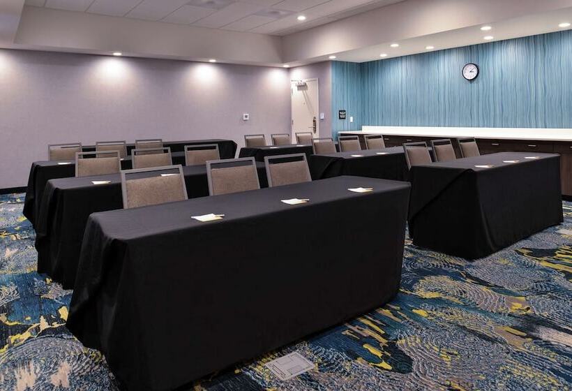 בית מלון כפרי Hampton Inn Cedar Falls Downtown