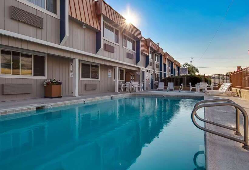 فندق Best Western Hidesert Inn