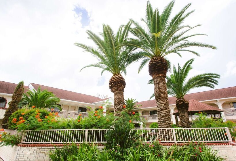 هتل Best Western Pearland Inn