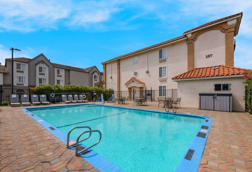 Отель Best Western Salinas Valley Inn & Suites
