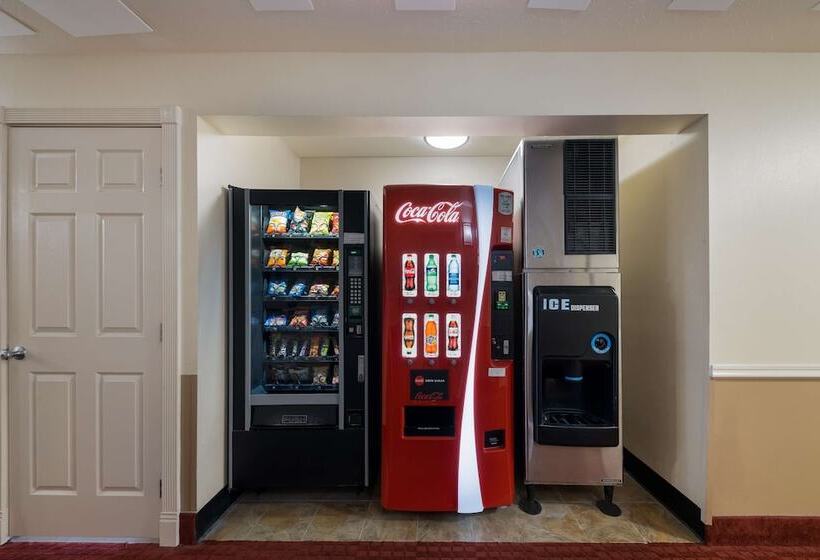 Отель Best Western Salinas Valley Inn & Suites