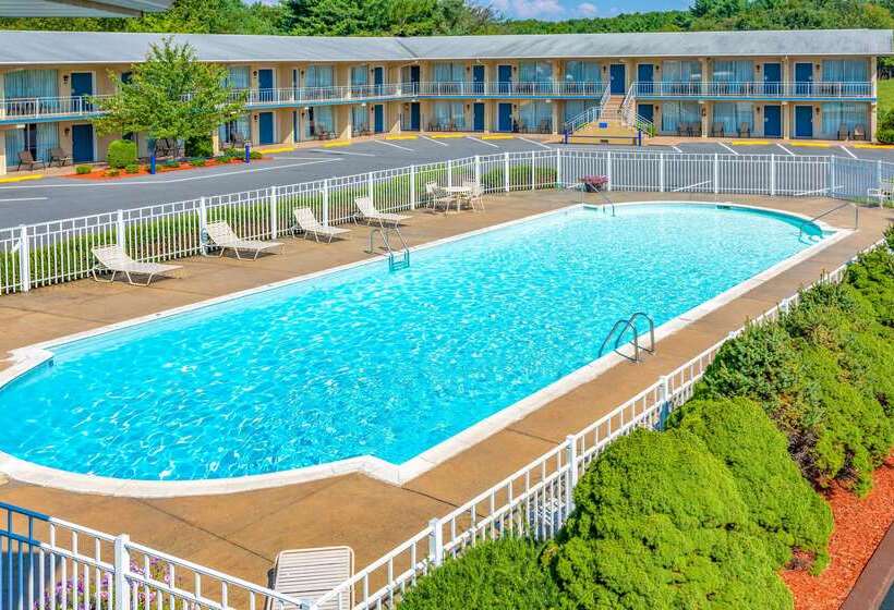 فندق Days Inn By Wyndham Breezewood