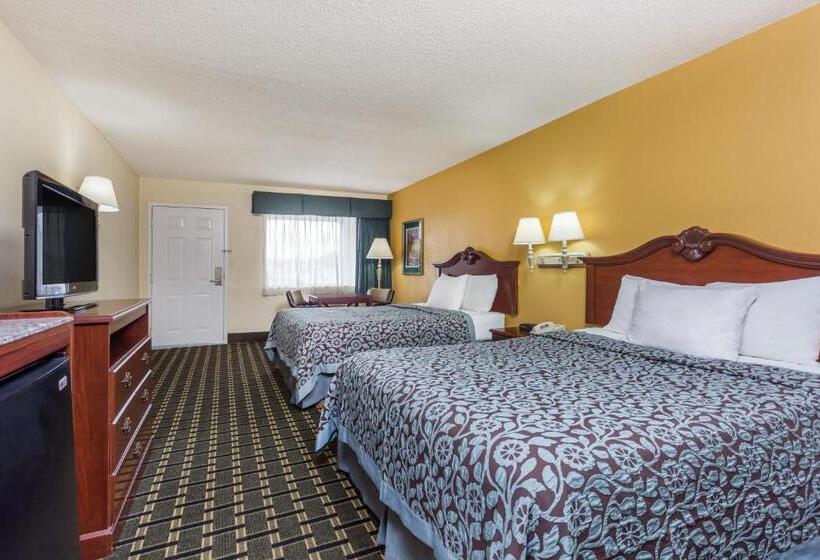 هتل Days Inn & Suites By Wyndham Warner Robins Near Robins Afb