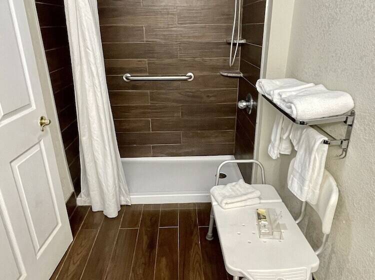 Отель Key West Inn  Roanoke