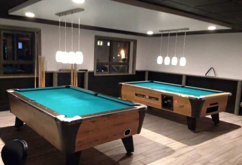 هتل Lakeside Inn